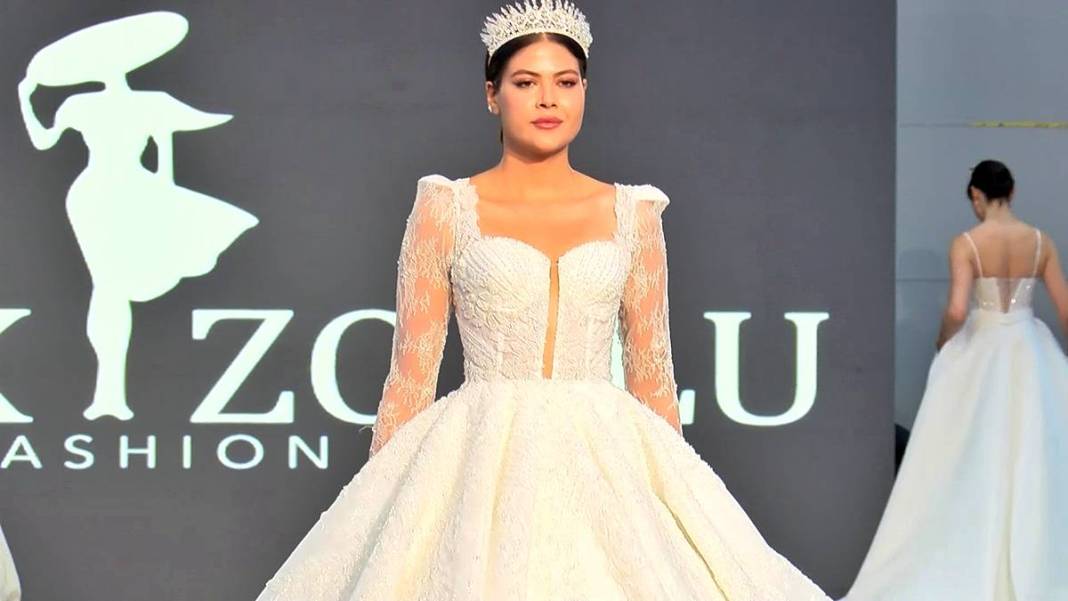 Bu gelinliğin fiyatını duyanların ağzı beş karış açık kalıyor! 30 kilogram ağırlığında, 8 ayda dikildi 5